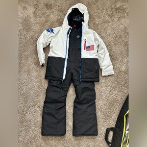 Youth 686 NASA Insulated Snowboard jacket and Bib set